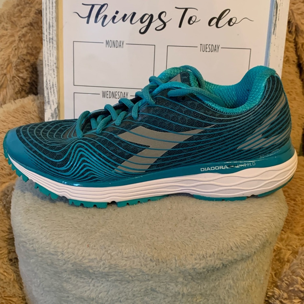 Blueshield Brand Turquoise size 7